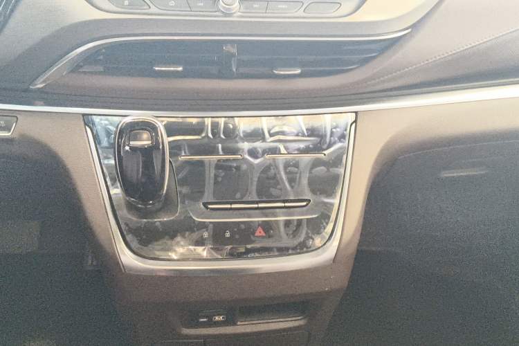 Used Buick GL8 2022 Land Executive Class 652T Prestige Model
