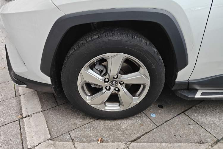 Used Toyota RAV4 2022 2.0L CVT Two-Wheel Drive Fashion Edition Left Front Wheel Hub