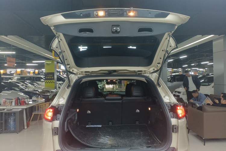 Used Jeep Cherokee 2014 2.4L Urban Edition