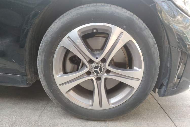 Used Mercedes-Benz C-Class 2020 C 260 L Sport Edition Right Front Wheel Hub