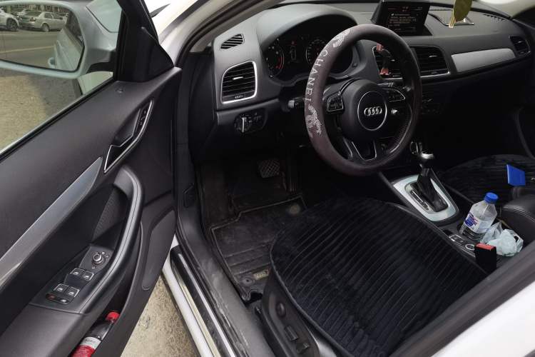 Used Audi Q3 2015 35 TFSI Comfort Model Driver Seat