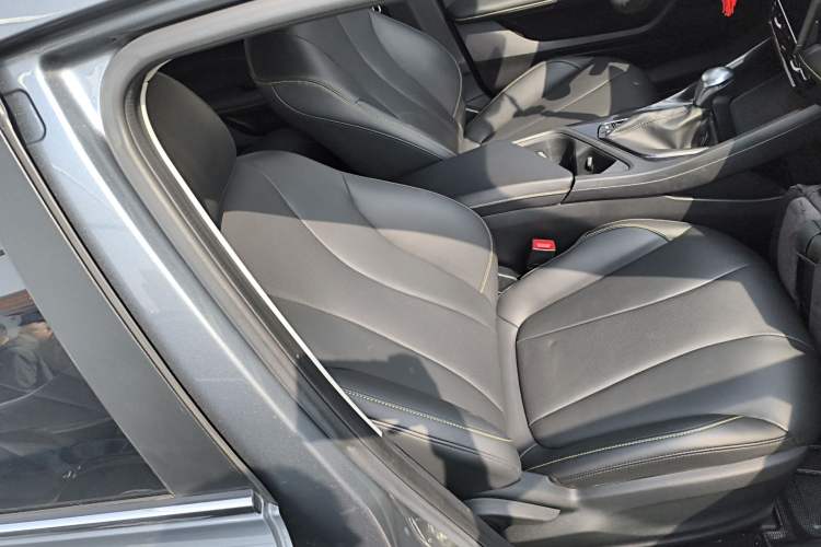 Used Roewe i5 2021 Revised Version 1.5L CVT Diamond Edition
