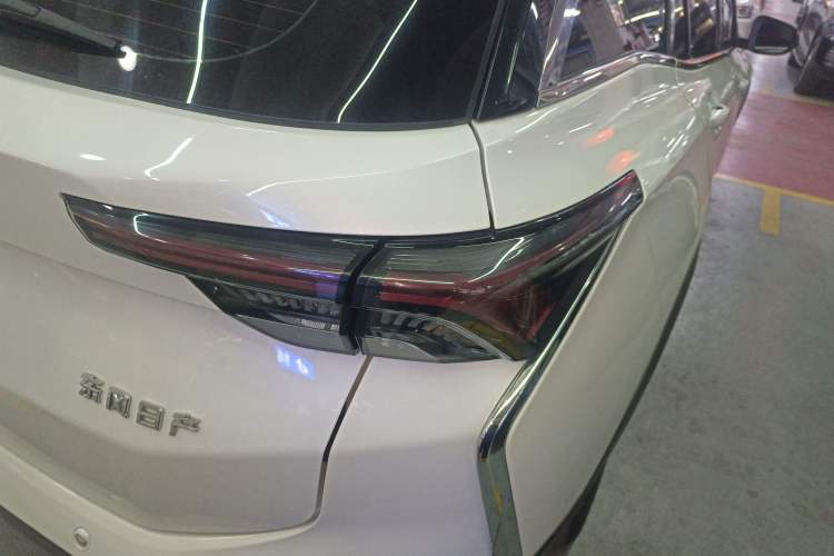 Used Dongfeng Aeolus Yixuan GS 2020 230T Automatic Yueyu Version Right Rear Taillight