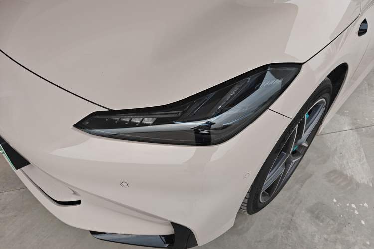 Used Hyptec GT 2025 710 Max Edition Left Front Headlight