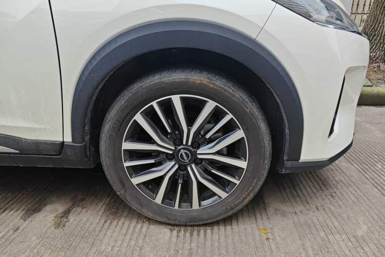 Used Nissan Kicks 2023 Jingqing Edition 1.5L Unleash Pure "Jing" – The Luxurious Version Right Front Wheel Hub