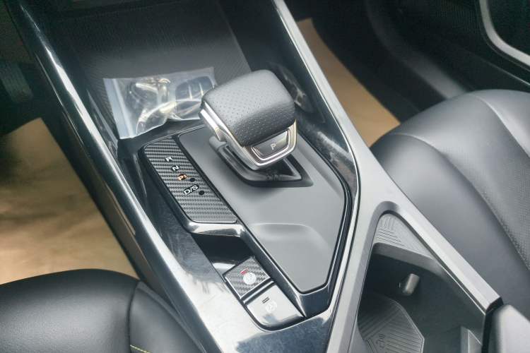 Used Roewe i5 2021 1.5T GT DCT Sonic Edition Gear Lever