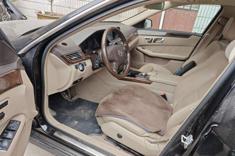 Used Mercedes-Benz E-Class 2013 E 260 L CGI Elegant Model
