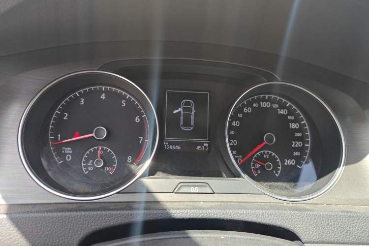 Used Volkswagen Golf 2014 1.4TSI Automatic Luxury Model Instrument Cluster