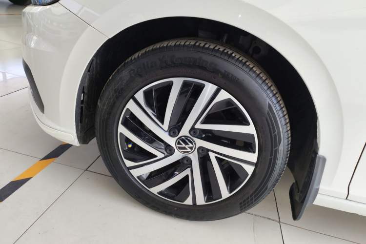 Used Volkswagen Lavida 2022 1.5L Automatic Comfort Edition Left Front Wheel Hub