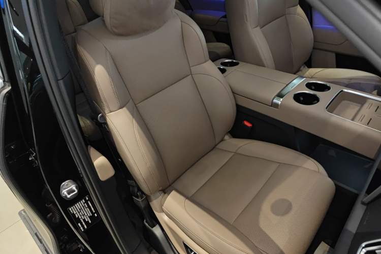 Used Li Auto L8 2025 Ultra Smart Refreshed Edition
