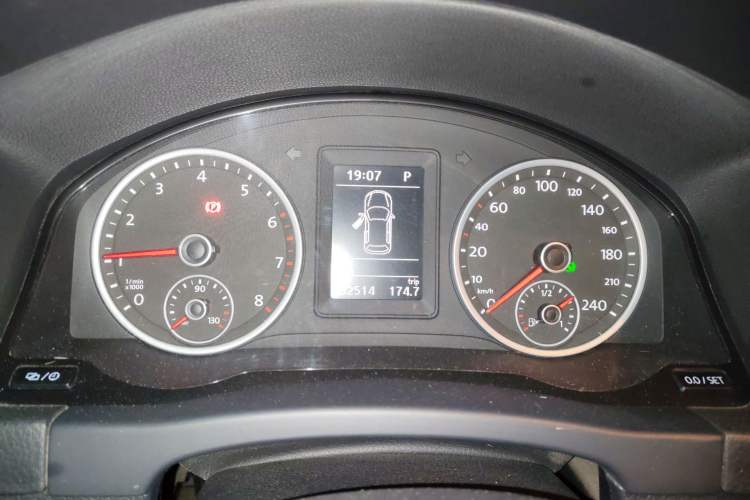 Used Volkswagen Tiguan 2015 1.8TSI Automatic Two-Wheel Drive Trend Edition Instrument Cluster