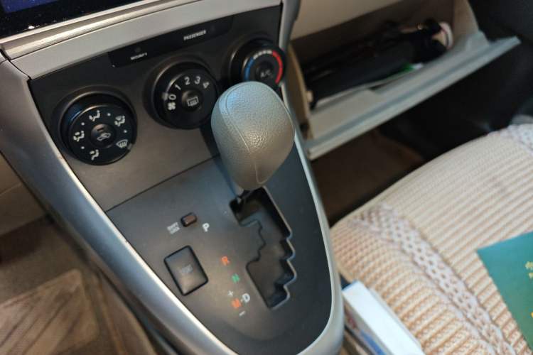 Used Toyota Verso 2014 Starlight 180E CVT Elite Edition
