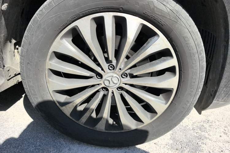 Used BAIC Off-Road BJ90 2021 3.0T Zhenrong Edition Right Front Wheel Hub