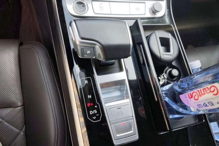 Used Audi A8 2022 A8L 50 TFSI quattro Comfort Edition Collector's Model Gear Lever