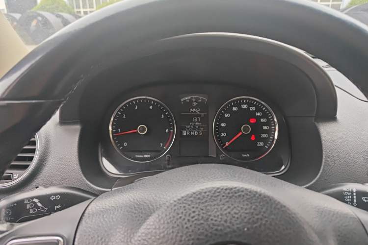 Used Volkswagen Lavida 2011 1.6L Automatic Pinxuan Edition Instrument Cluster