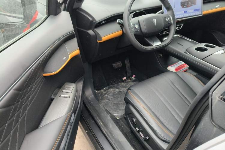 Used Deepal S07 2025 215Max Deep Blue Intelligent Driving AD PRO Range-Extended Version