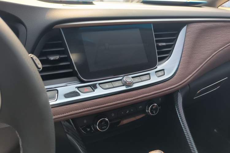 Used Buick GL6 2019 18T 6-Seater Connected Luxury Version China VI Standard
