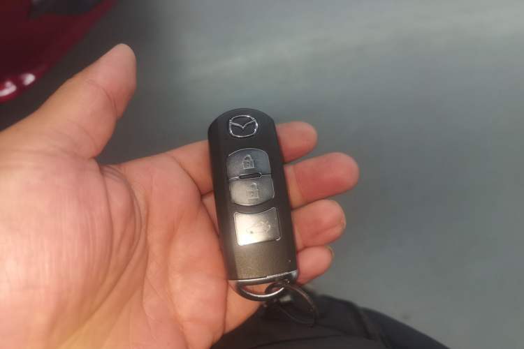 Used Mazda 3 Axela 2016 Sedan 1.5L Automatic Comfort Model