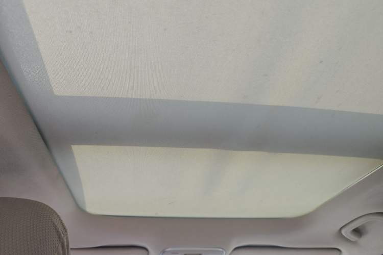 Used Geely Auto Emgrand X7 Sport 2016 1.8TD Automatic Smart Model Headliner