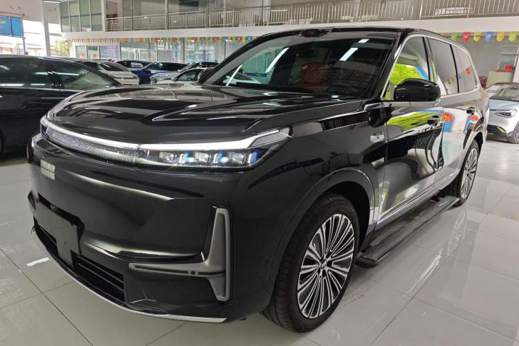 Used Geely Galaxy M9 2025 Model 210km Four-Wheel-Drive Leading Edition