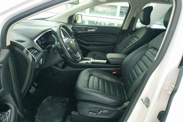 Used Ford Edge 2018 EcoBoost 245 Two-Wheel-Drive Titanium 7-Seater China VI Standard
