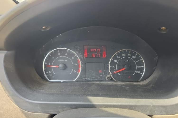 Used Wuling Rongguang V 2015 1.2L Base Version Instrument Cluster