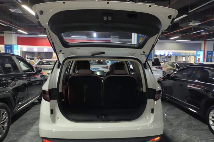 Used Geely Auto Jiajie 2022 1.8TD DCT Platinum Luxury Edition Trunk