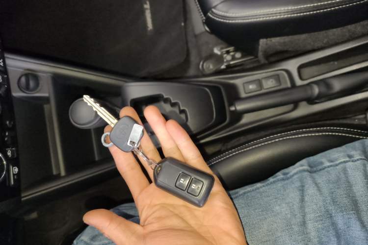 Used Toyota YARiS L Zhi Xiang 2020 1.5L CVT Leading Edition Vehicle Key