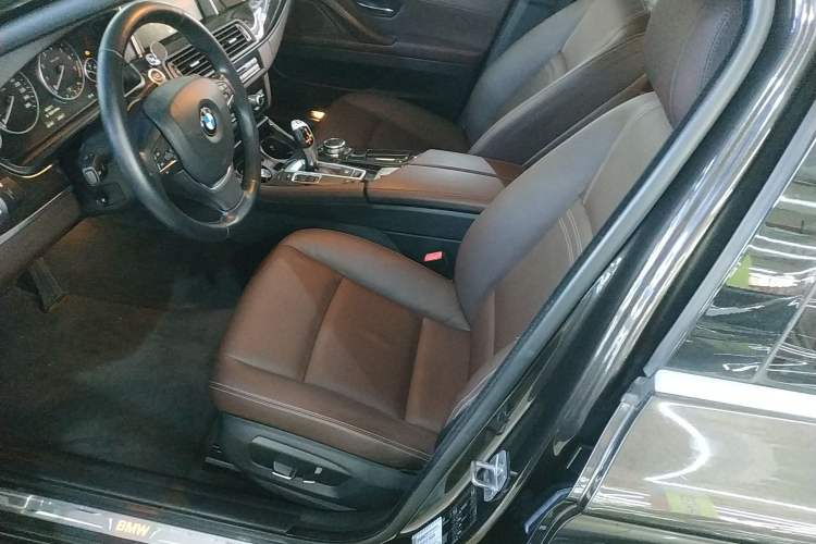 Used BMW 5 Series 2014 525Li Luxury Design Package
