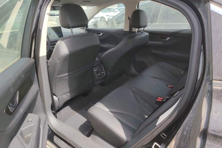 Used Hongqi E-QM5 2022 431 km Charge & Enjoy Edition Left Rear Seat