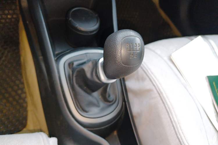 Used Kia K2 2011 Sedan 1.4L Manual Transmission GLS
