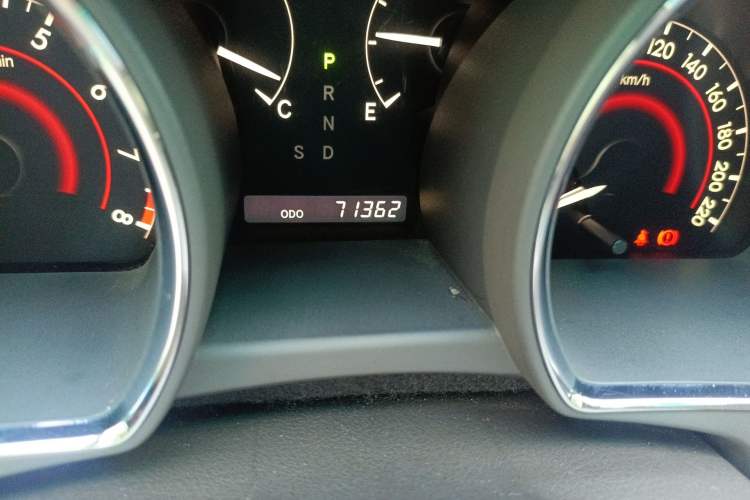 Used Toyota Highlander 2012 3.5L 4x4 7-Seater Luxury Edition Odometer Close Up