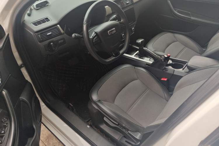 Used Qoros 3 2017 Urban SUV 1.6T Automatic Zhiyue Model
