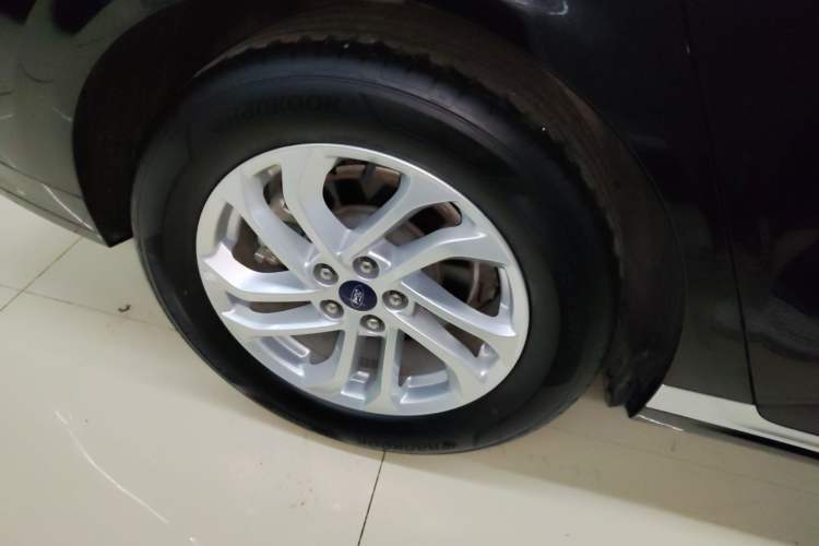 Used Ford Mondeo 2023 EcoBoost 180 Comfort Model Right Rear Wheel Hub