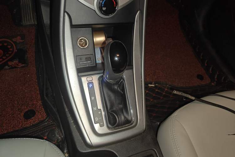 Used Hyundai Elantra (5th Generation / Langdong) 2012 1.6L Automatic Fashion Edition