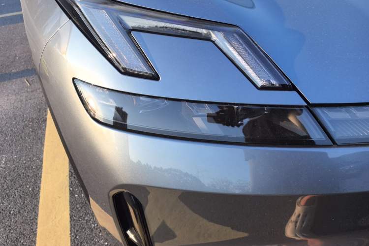 Used Lynk & Co 08 EM-P 2023 220km All-Wheel-Drive Performance Halo
