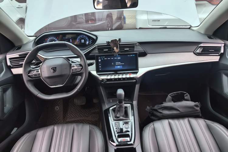 Used Peugeot 408 2024 360THP "Da Da" Model – Latou Edition Center Console