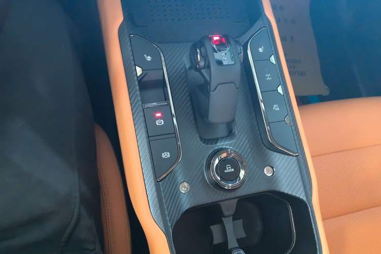 Used Haval Raptor New Energy 2024 Hi4 145 Pro Gear Lever