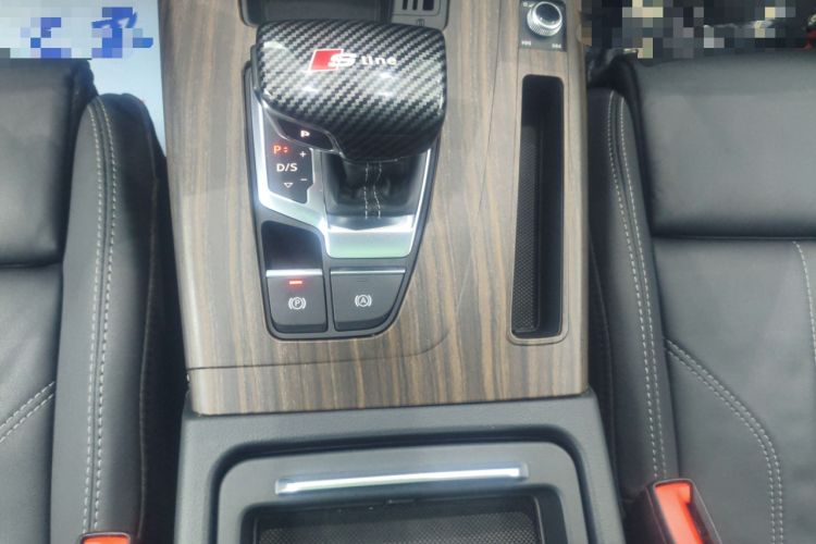 Used Audi Q5L 2022 40T Fashionable and Dynamic Model
