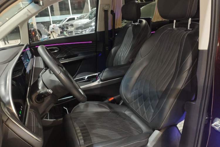 Used SAIC MAXUS G90 2022 2.0T Interstellar Seven-Seater Left Front Seat