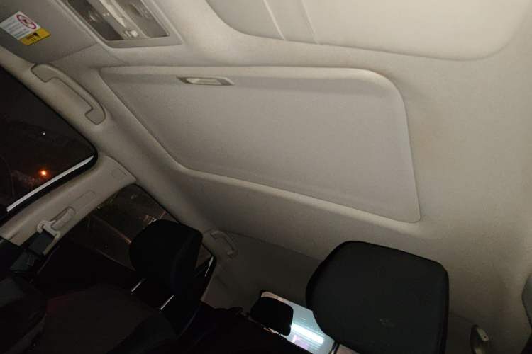 Used Nissan Lannia 2016 1.6L Manual Cool Edition Headliner