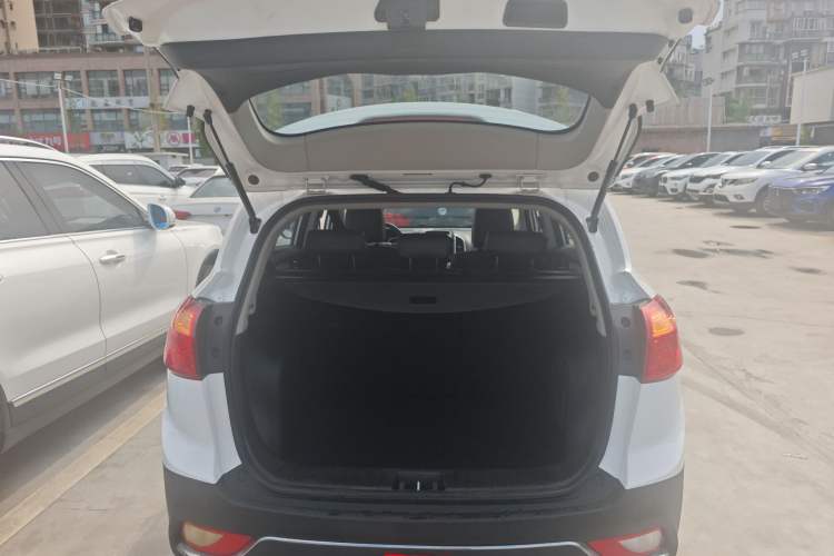 Used JAC Group Refine S3 2016 1.5L CVT Luxury Smart Version Trunk