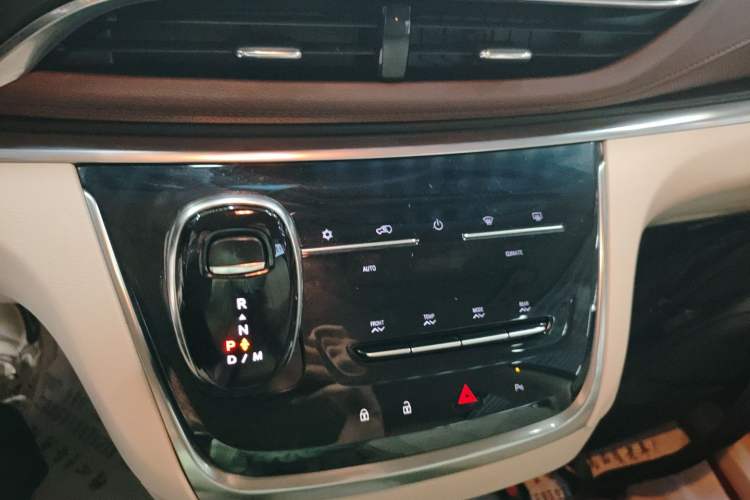 Used Buick GL8 2021 Land Cruiser Executive Class 652T Luxury Model