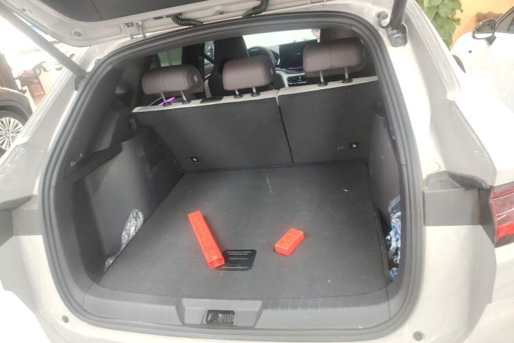 Used BYD Song PLUS New Energy 2025 EV Intelligent Driving Version 520km Premium Model
