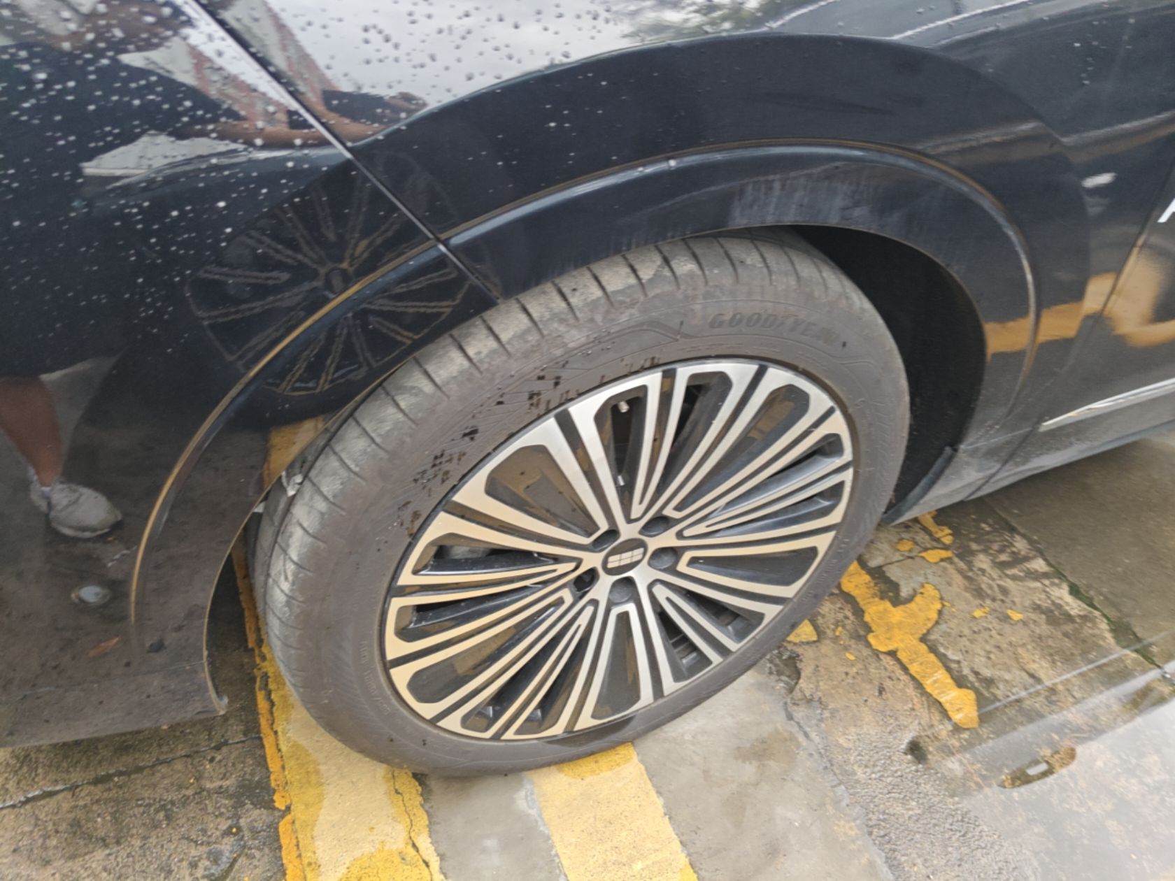 Geely Galaxy M9 2025 Model 210km Four-Wheel-Drive Leading Edition — снимка 10