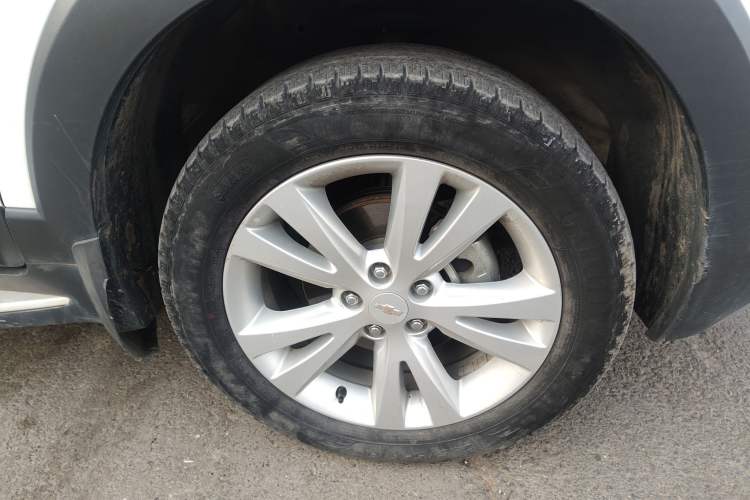 Used Chevrolet Captiva 2015 2.4L 4x4 Flagship Edition 7-Seater