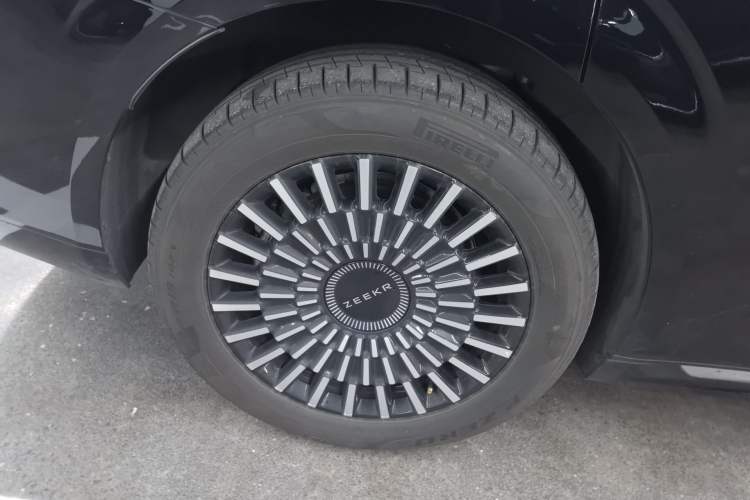 Used Zeekr 009 2024 7-Seater Walk-Through Version Four-Wheel Drive 108 kWh
