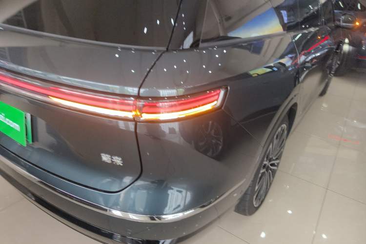 Used Nio ES8 2026 Model 6-seat Executive Signature Edition Right Rear Taillight