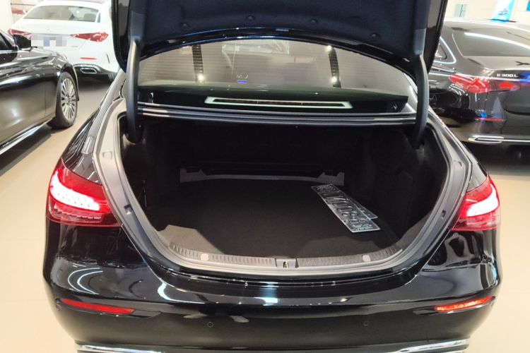 Used Mercedes-Benz E-Class 2023 Updated E 300 L Fashion Edition
