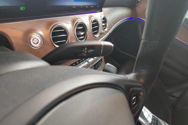 Used Mercedes-Benz E-Class 2018 Facelift E 200 L Gear Lever